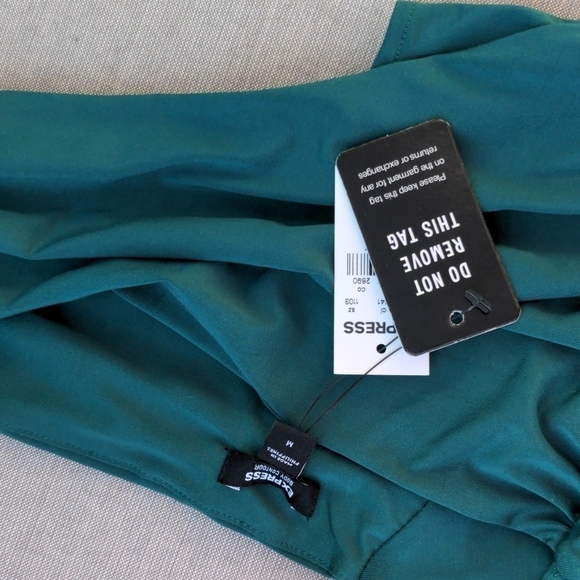 Express Body Contour Compression Empire V-Neck Thong Bodysuit M New - Picture 10 of 11